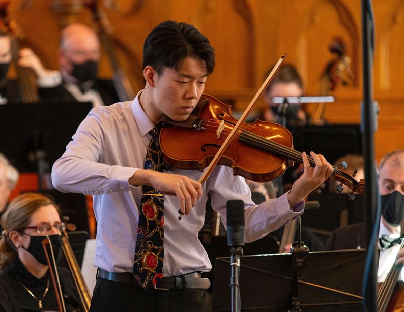2022 WSO Concerto Winner, Zifang Deng, Viola